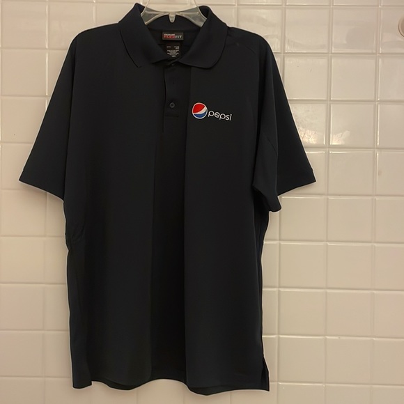 Aramark Other - NWOT Aramark (Flex Fit) short sleeves navy blue polo shirt. Size L